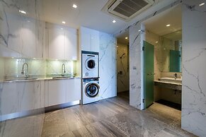 Luxury Mansion On Golf Course - BMG5