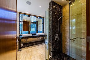 Luxury Mansion On Golf Course - BMG5