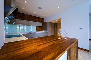 Luxury Mansion On Golf Course - BMG5