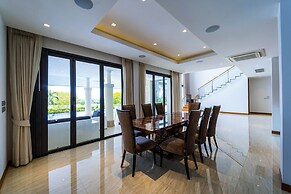 Luxury Mansion On Golf Course - BMG5