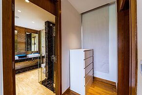 Luxury Mansion On Golf Course - BMG5