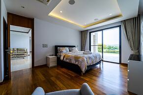 Luxury Mansion On Golf Course - BMG5