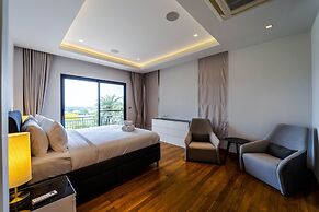 Luxury Mansion On Golf Course - BMG5