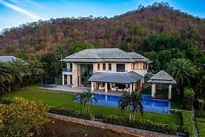 Luxury Mansion On Golf Course - BMG5