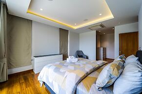 Luxury Mansion On Golf Course - BMG5