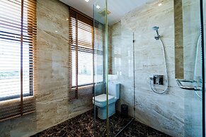 Luxury Mansion On Golf Course - BMG5