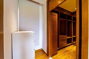 Luxury Mansion On Golf Course - BMG5