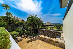 Luxury Mansion On Golf Course - BMG5