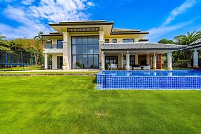 Luxury Mansion On Golf Course - BMG5