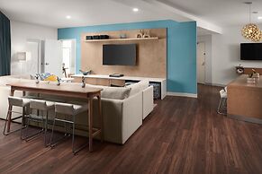 Element Charlotte Uptown