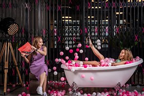 Moxy Bangkok Ratchaprasong