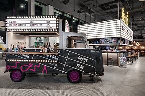 Moxy Bangkok Ratchaprasong