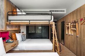 Moxy Bangkok Ratchaprasong