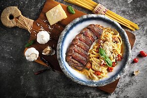 Moxy Bangkok Ratchaprasong