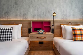 Moxy Bangkok Ratchaprasong