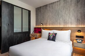 Moxy Bangkok Ratchaprasong