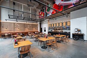 Moxy Bangkok Ratchaprasong