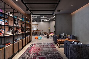 Moxy Bangkok Ratchaprasong