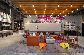 Moxy Bangkok Ratchaprasong