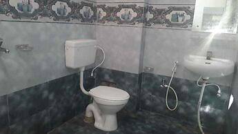 Goroomgo Sri Jagannath Nibas Puri