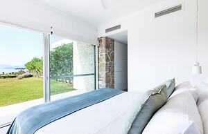 Varko - Hermes in Lefkada