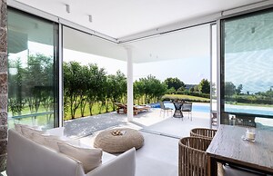 Varko - Hermes in Lefkada