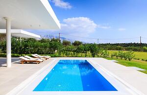 Varko - Apollo in Lefkada