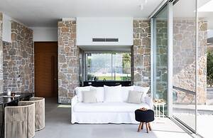 Varko - Apollo in Lefkada