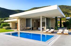 Varko - Apollo in Lefkada