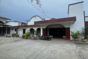 OYO 93507 Saril Riverside HomestayNearLapangan Musara Alun