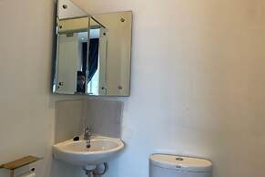 OYO 93507 Saril Riverside HomestayNearLapangan Musara Alun