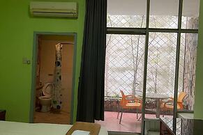 OYO 93507 Saril Riverside HomestayNearLapangan Musara Alun