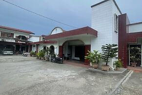 OYO 93507 Saril Riverside HomestayNearLapangan Musara Alun