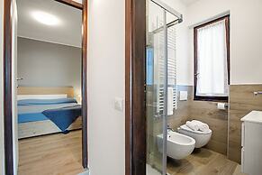 Lake View Terrace Over The Borromean Isla