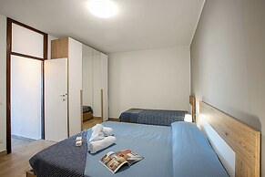 Lake View Terrace Over The Borromean Isla