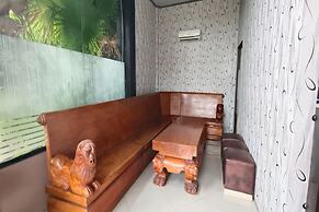 OYO 93512 Umbuy Homestay NearKetupat Kandangan Haji Irus