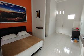 OYO 93512 Umbuy Homestay NearKetupat Kandangan Haji Irus