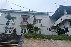 OYO 93512 Umbuy Homestay NearKetupat Kandangan Haji Irus