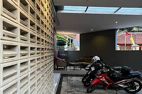 Super OYO 93514 Rubina Syariah Hotel