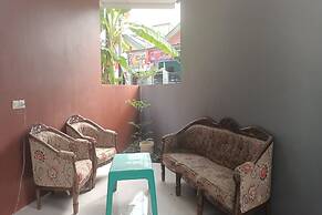 Super OYO 93514 Rubina Syariah Hotel