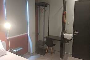 Super OYO 93514 Rubina Syariah Hotel