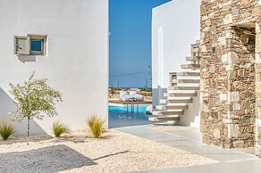 Lil Paros Luxury suites