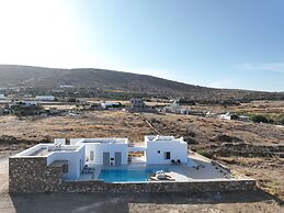 Lil Paros Luxury suites