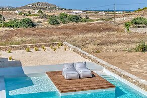 Lil Paros Luxury suites