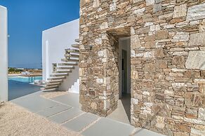 Lil Paros Luxury suites
