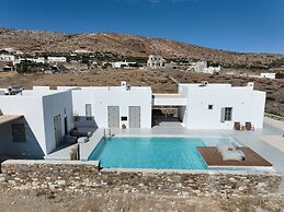 Lil Paros Luxury suites