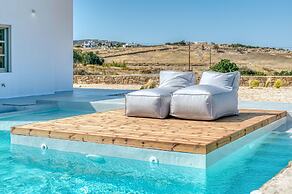 Lil Paros Luxury suites