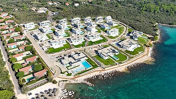 LIOQA Resort