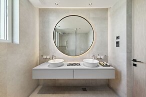 LIOQA Resort