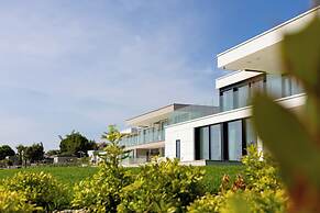 LIOQA Resort